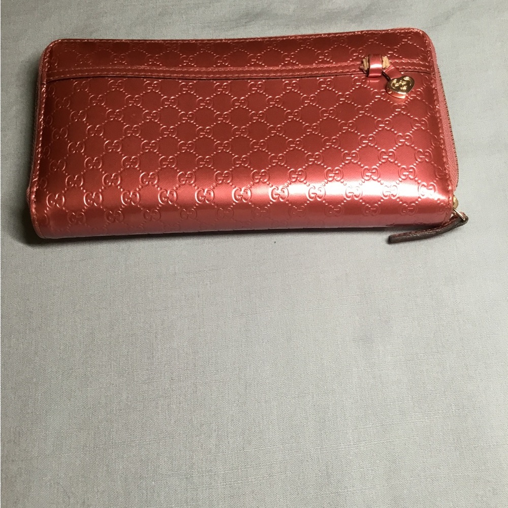 Gucci Red Quilted Wallet with Gold Hardware - Picture 2 of 9